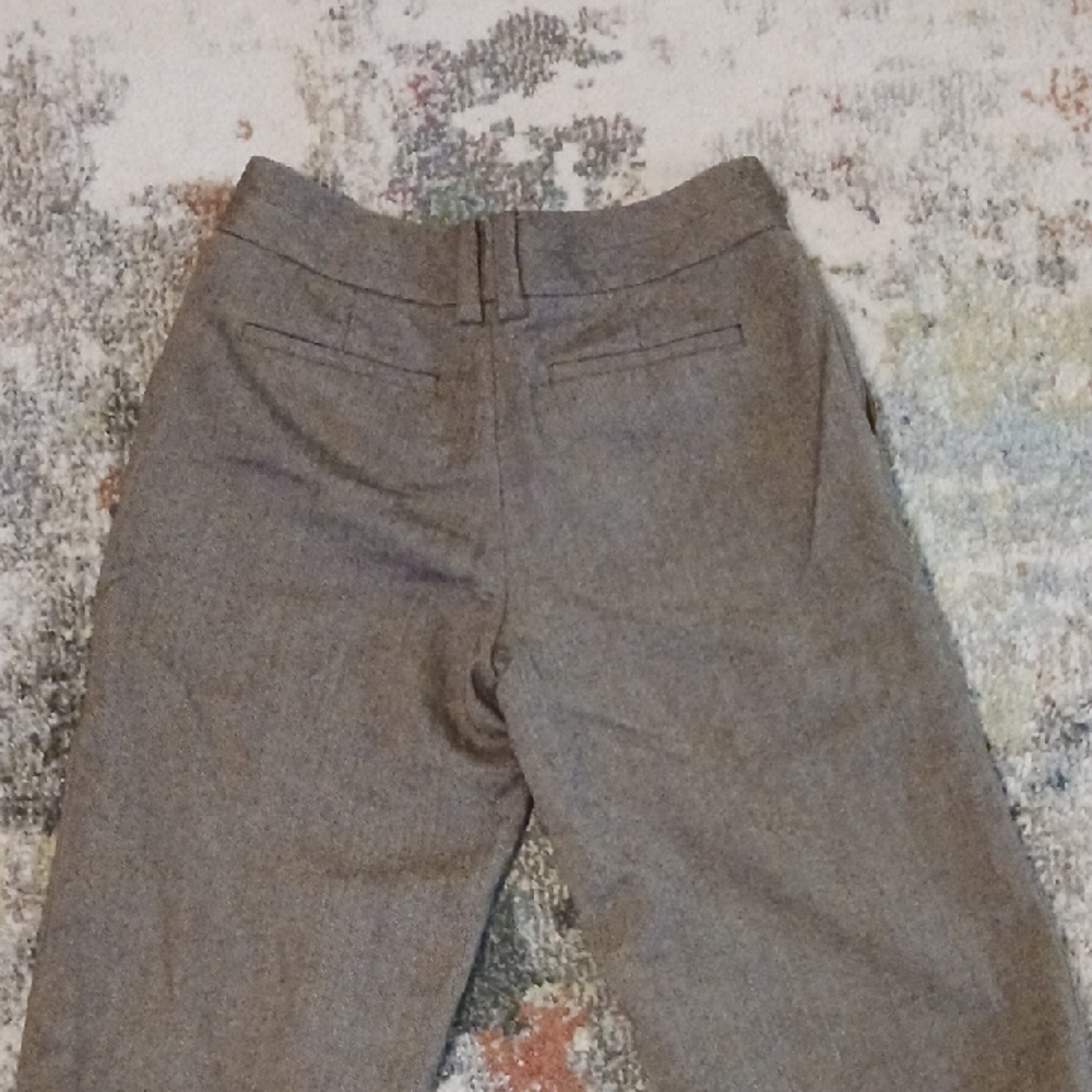 SPECIAL 2/$25 Banana Republic Wool Tan Bemuda Shorts - Picture 4 of 4